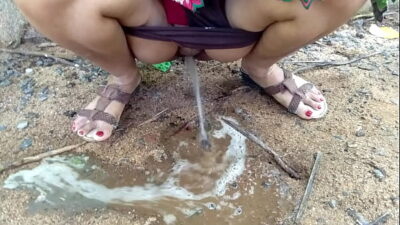 Desi Indian Bhabhi Outdoor Public Pissing Video Compilation