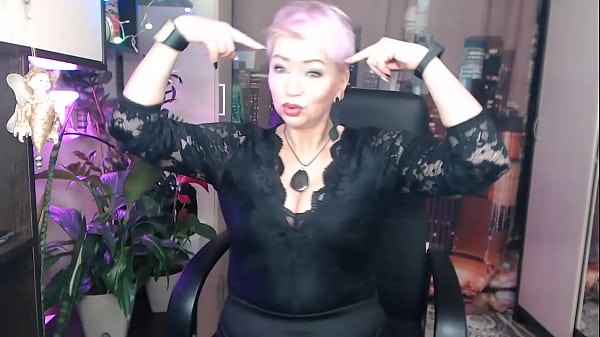 My bitch sucks my dick, and I lick her sweet cunt… Hot 69 from a mature Russian couple…