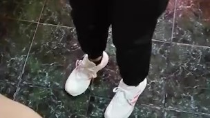 Que PUTA la hija del vecino mira nada mas.