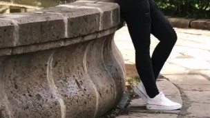 SEXO por DINERO,MEXICANA 19Años Está ESPERANDO a su NOVIO y le DOY DINERO para COGER, PUBLICO,Parte1