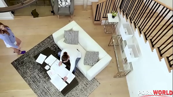 Bored housewife with big tits Skylar Snow gets her juicy pink fucked deep GP973